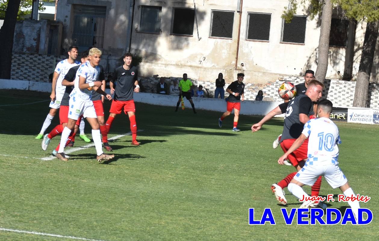 El Caravaca saca músculo frente al Racing Murcia