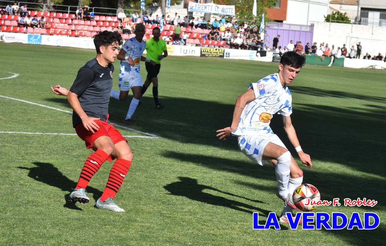El Caravaca saca músculo frente al Racing Murcia