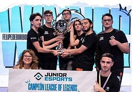 Alumnos del IES Felipe de Borbón campeones de League of Legends.