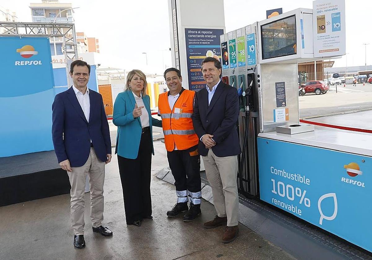 Mestre, Arroyo, un trabajador de la estación de servicio de la plaza Severo Ochoa y Barreiro.