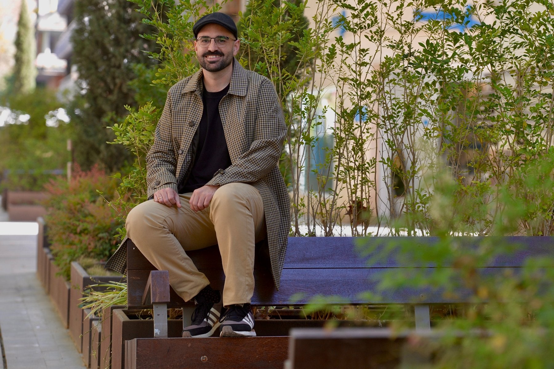 El arquitecto Carlos Pérez Armenteros, junto al estudio de ADN Urbano, en el murciano paseo de Alfonso X el Sabio.