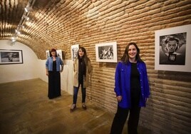 El espacio expositivo de las bóvedas del Palacio Almudí, ayer, con obras de las tres artistas.