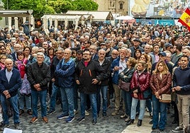 Concentración en Murcia para apoyar a Pedro Sánchez ante su posible dimisión