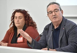Julia Martínez (USO) y Santiago Navarro (CC OO).