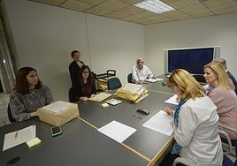 Apertura de plicas en la Comisaría de Aguas para las nuevas concesiones de la desaladora de Torrevieja, el pasado mes de abril.