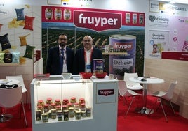 Los profesionales de Fruyper en su estand.