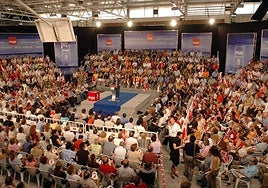 Imagen de archivo de un mitin político celebrado en el pabellón de San Basilio, en Murcia.