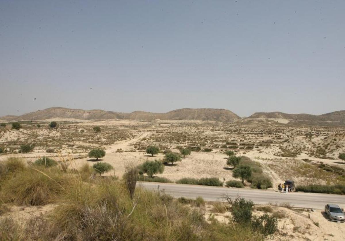 Terrenos que se estudiaron en 2008 para albergar la planta de tratamiento, entre las sierras del Cristo y Pujálvarez.