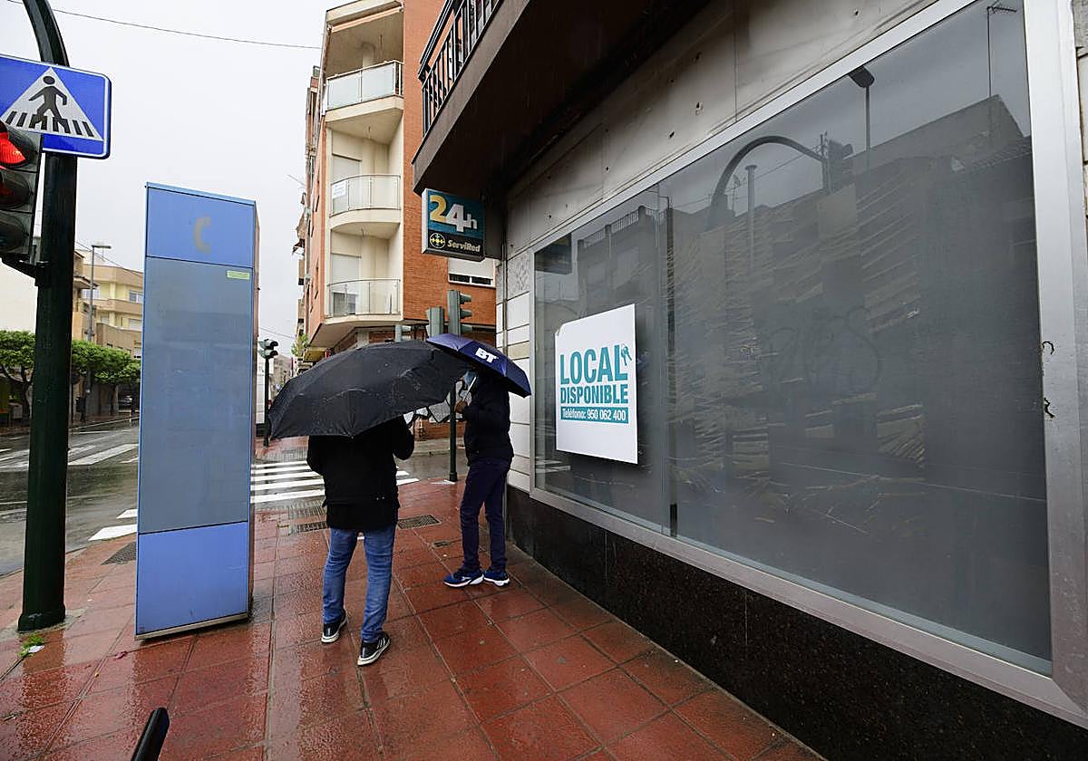 Imagen de archivo de una oficina bancaria.