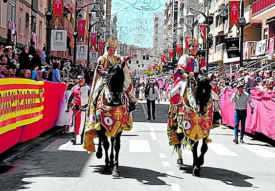 Los infantes de Castilla, Elena y Javier Ramírez, en el desfile.