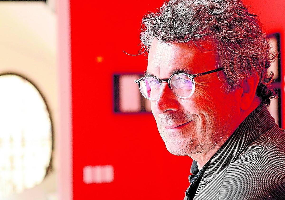 El autor de 'Las armas y las letras. Literatura y guerra civil 1936-1939', 'Los amigos del crimen perfecto' (Premio Nadal 2003) y 'Madrid', entre muchas otras obras.