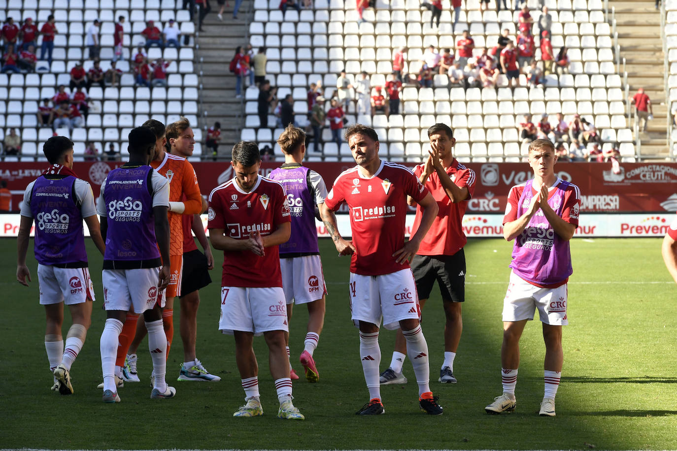 La derrota del Real Murcia frente al Castellón, en imágenes