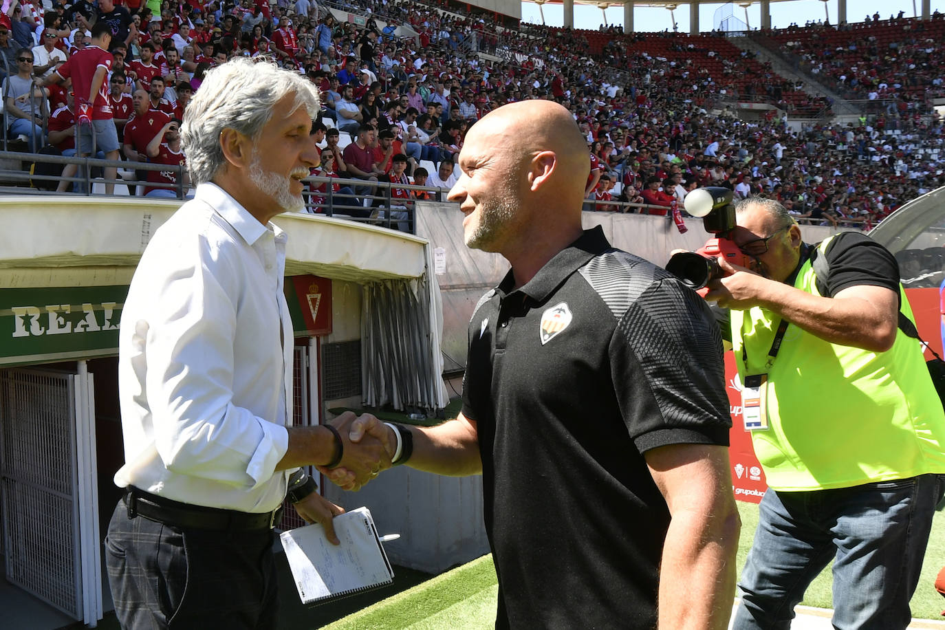 La derrota del Real Murcia frente al Castellón, en imágenes