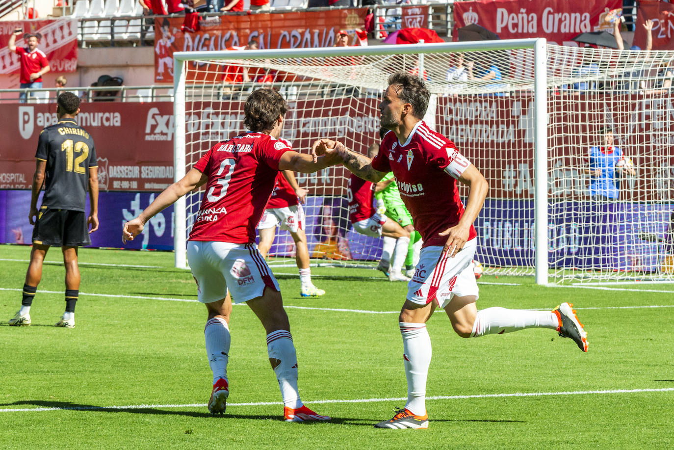 La derrota del Real Murcia frente al Castellón, en imágenes