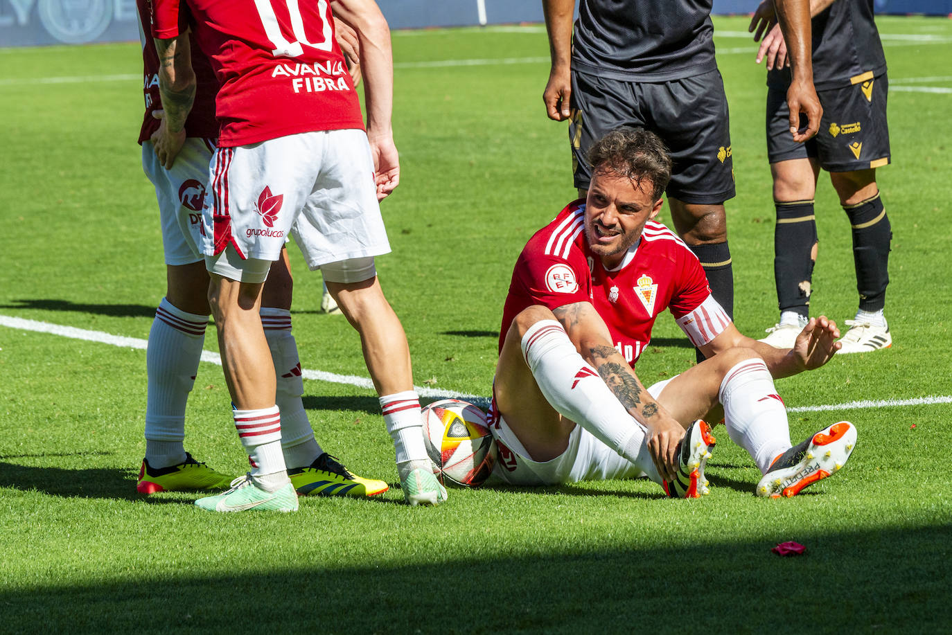 La derrota del Real Murcia frente al Castellón, en imágenes