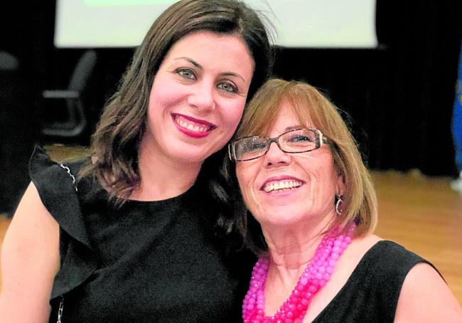 Virginia Martínez y su madre, Ana María Fernández.