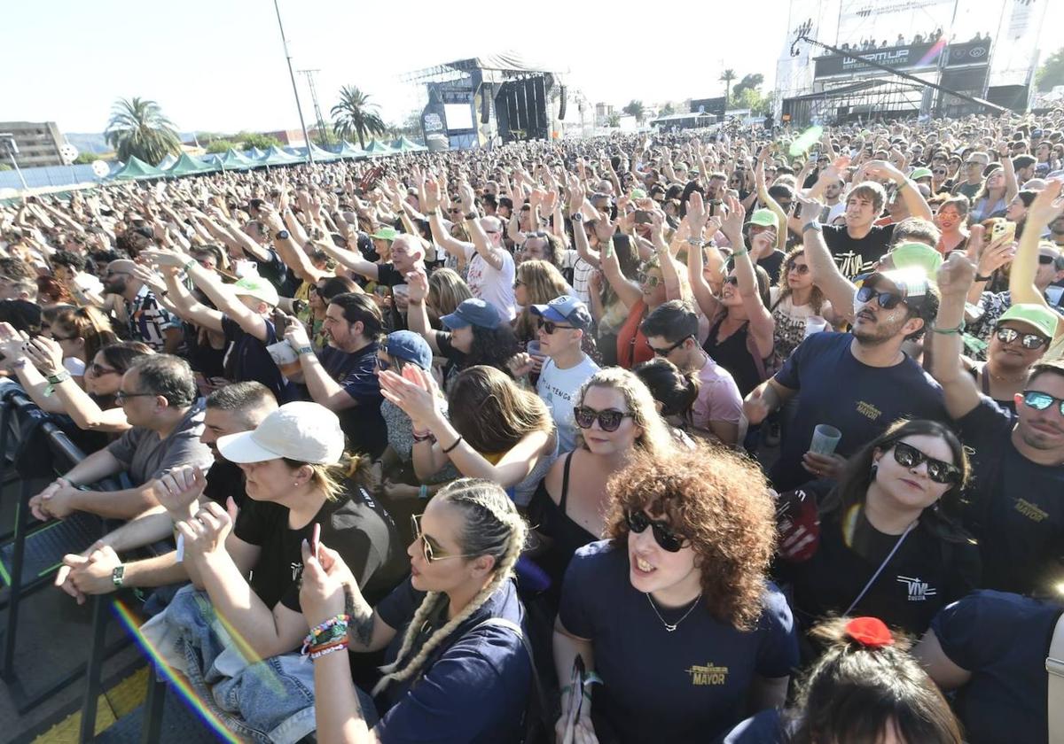 Asistentes del Warm Up en un concierto de este sábado.