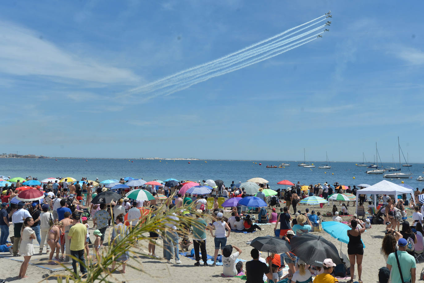 Ovaciones a la Patrulla Águila en el Festival Aéreo de San Javier