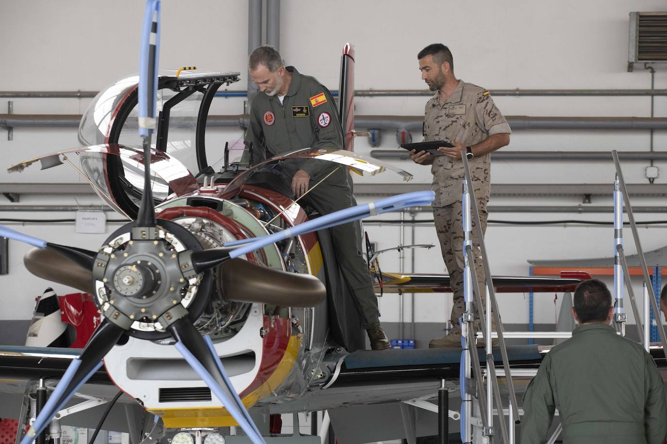 La visita del Rey Felipe VI a la Academia General del Aire, en imágenes