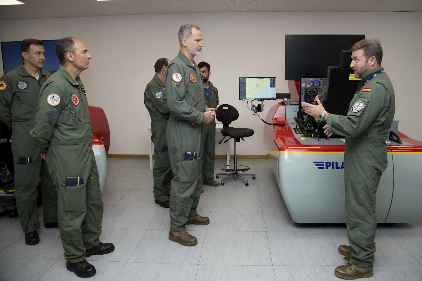 La visita del Rey Felipe VI a la Academia General del Aire, en imágenes