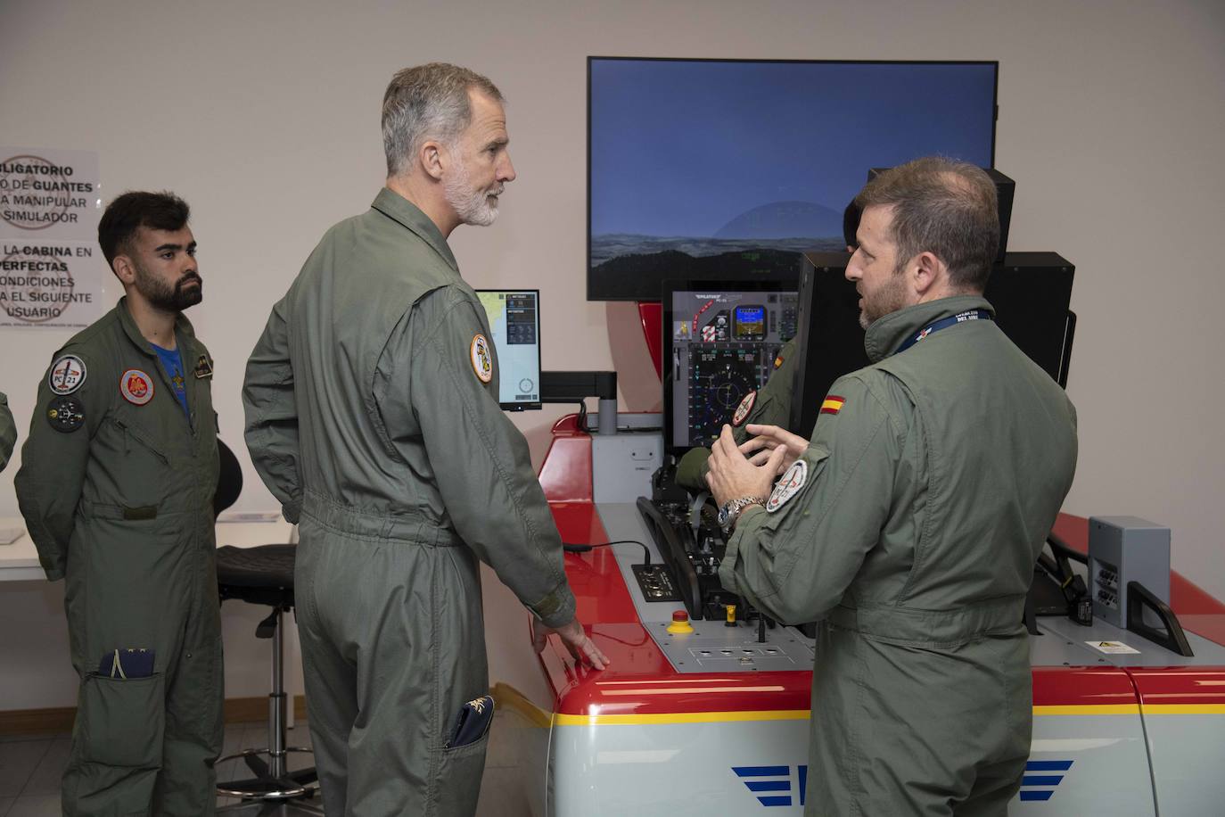 La visita del Rey Felipe VI a la Academia General del Aire, en imágenes