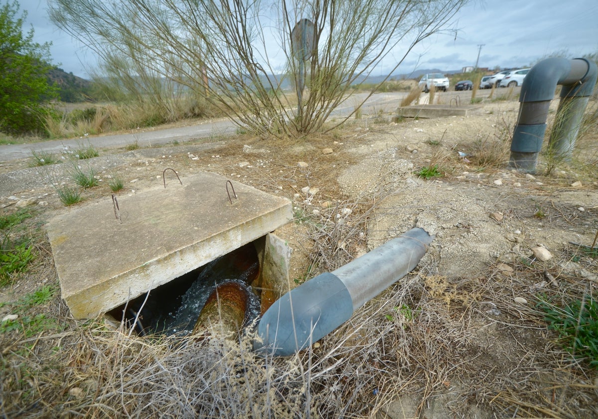 Bombeo de agua desde el Sinclinal de Calasparra, en uno de los sondeos activados por la CHS.