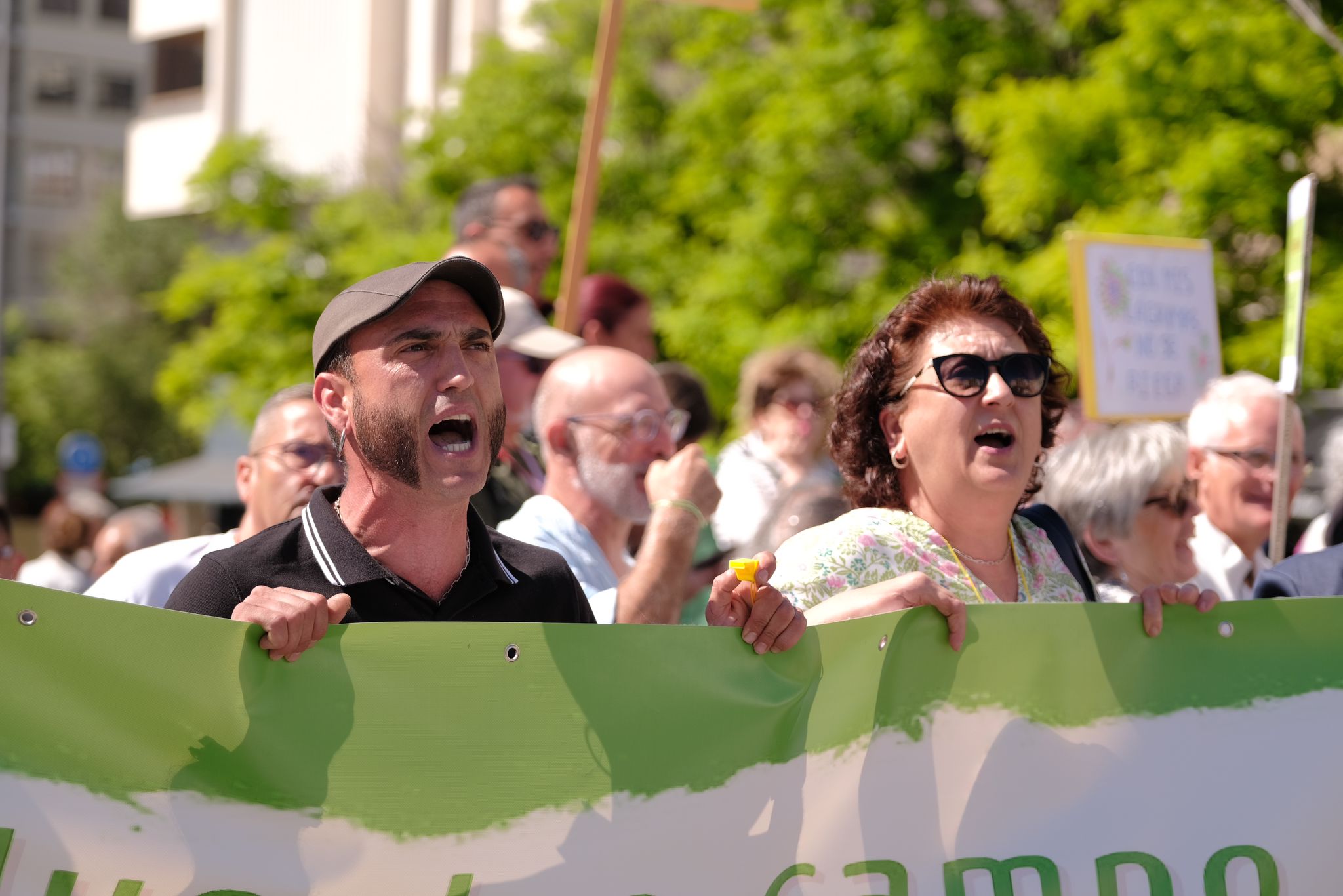 Las imágenes de la protesta de los vecinos de San Miguel de Salinas en Alicante