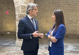 El consejero Luis Alberto Marín conversa con su homóloga valenciana Ruth Merino.
