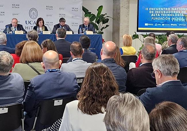 Inauguración del II Encuentro de Incubadoras de Alta Tecnología impulsadas por la Fundación Incyde, celebrado en UCAM HiTech