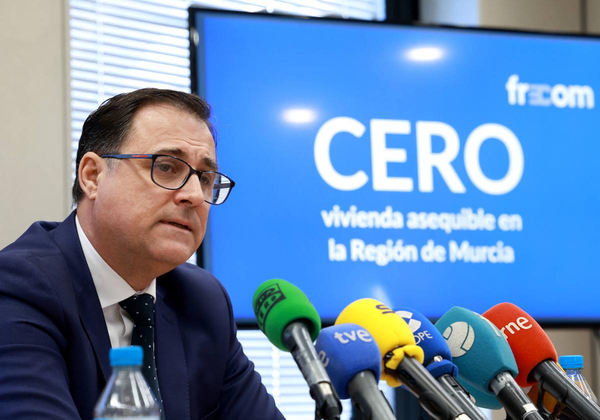 José Hernández, presidente de Frecom, este jueves, durante la presentación del barómetro de los constructores de la Región.