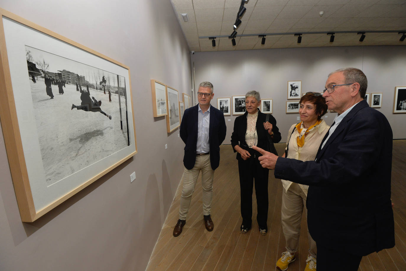 Las imágenes de la exposción de Ramón Masats en el Archivo General de la Región de Murcia