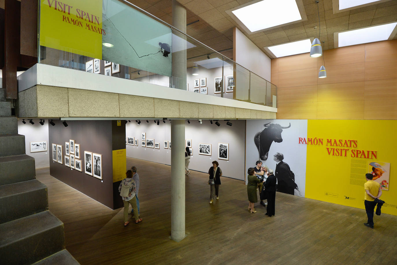 Las imágenes de la exposción de Ramón Masats en el Archivo General de la Región de Murcia