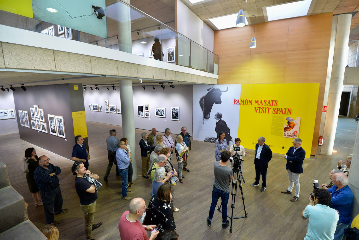 Las imágenes de la exposción de Ramón Masats en el Archivo General de la Región de Murcia