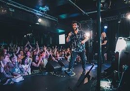 Fran Perea en un concierto de su gira 'Uno más uno son veinte'.