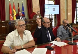 Sorteo de las mesas electorales de Murcia para el 9-J, en el Pleno extraordinario de este lunes.