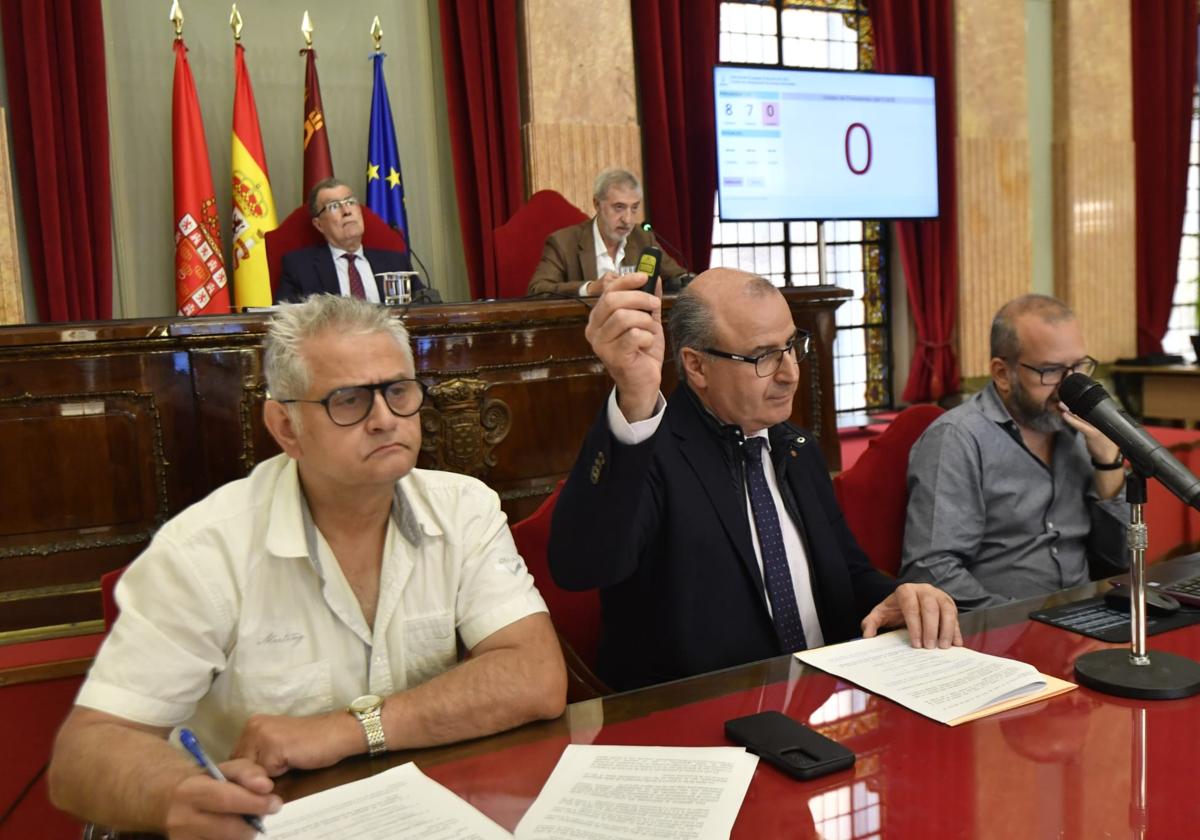 Sorteo de las mesas electorales de Murcia para el 9-J, en el Pleno extraordinario de este lunes.