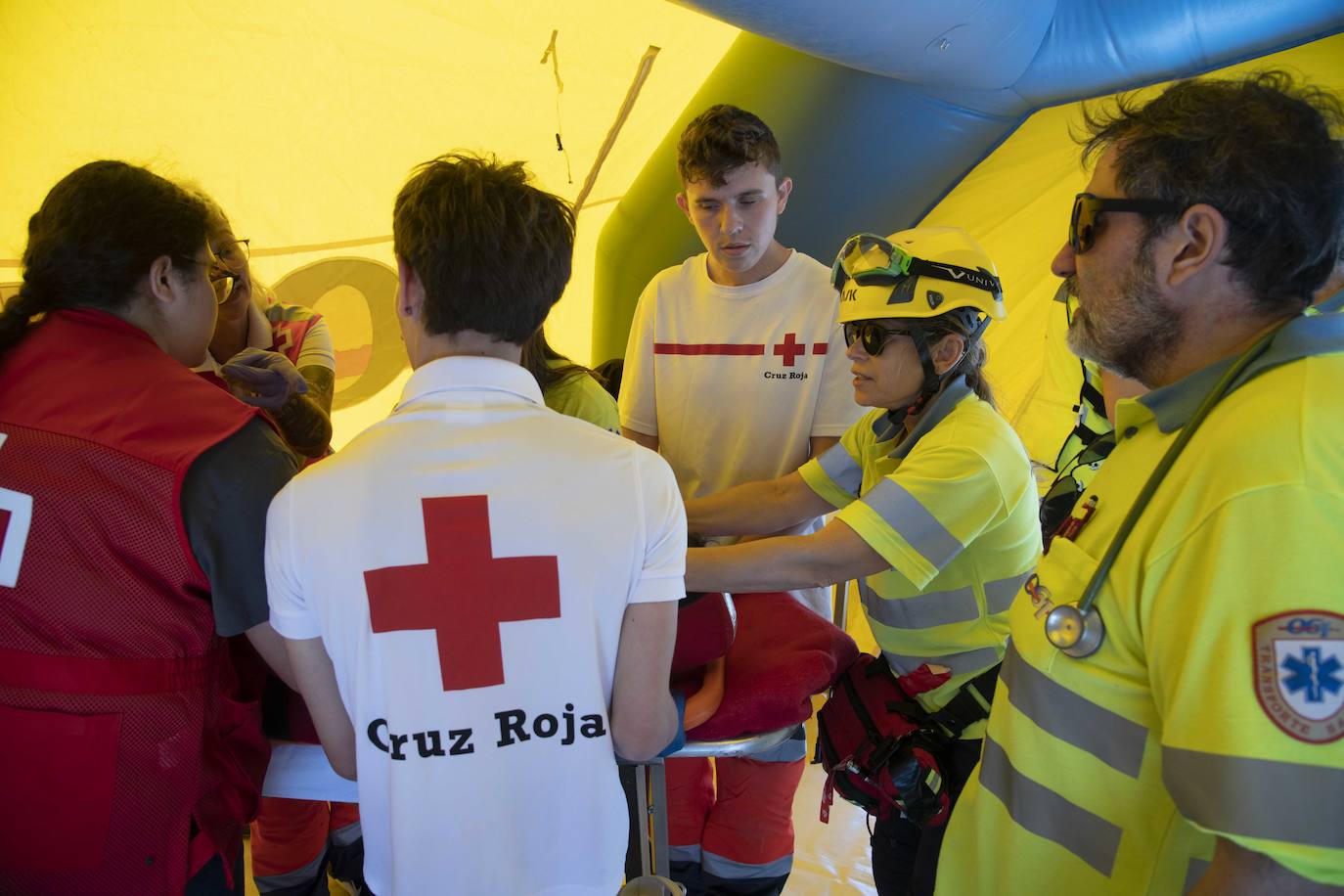 Así fue el simulacro de accidente de un gran buque en el puerto de Cartagena