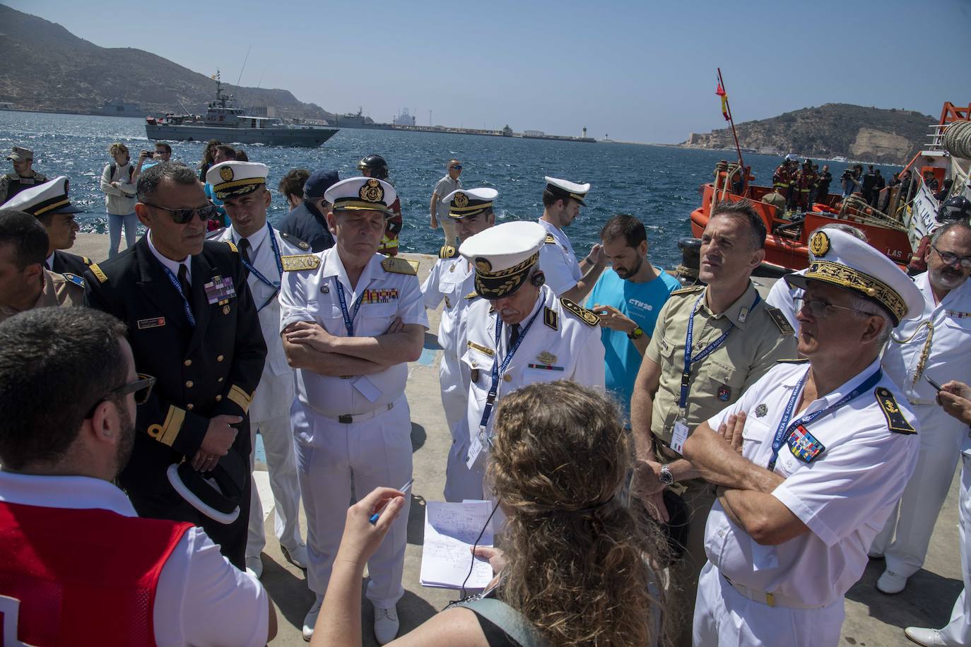 Así fue el simulacro de accidente de un gran buque en el puerto de Cartagena