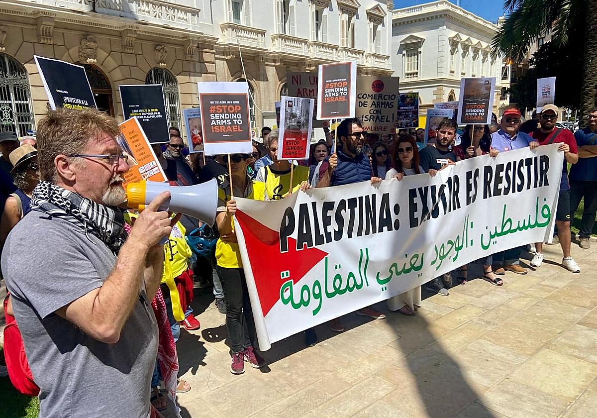 Protesta en Cartagena este miércoles por la llegada de un carguero con armas al Puerto.