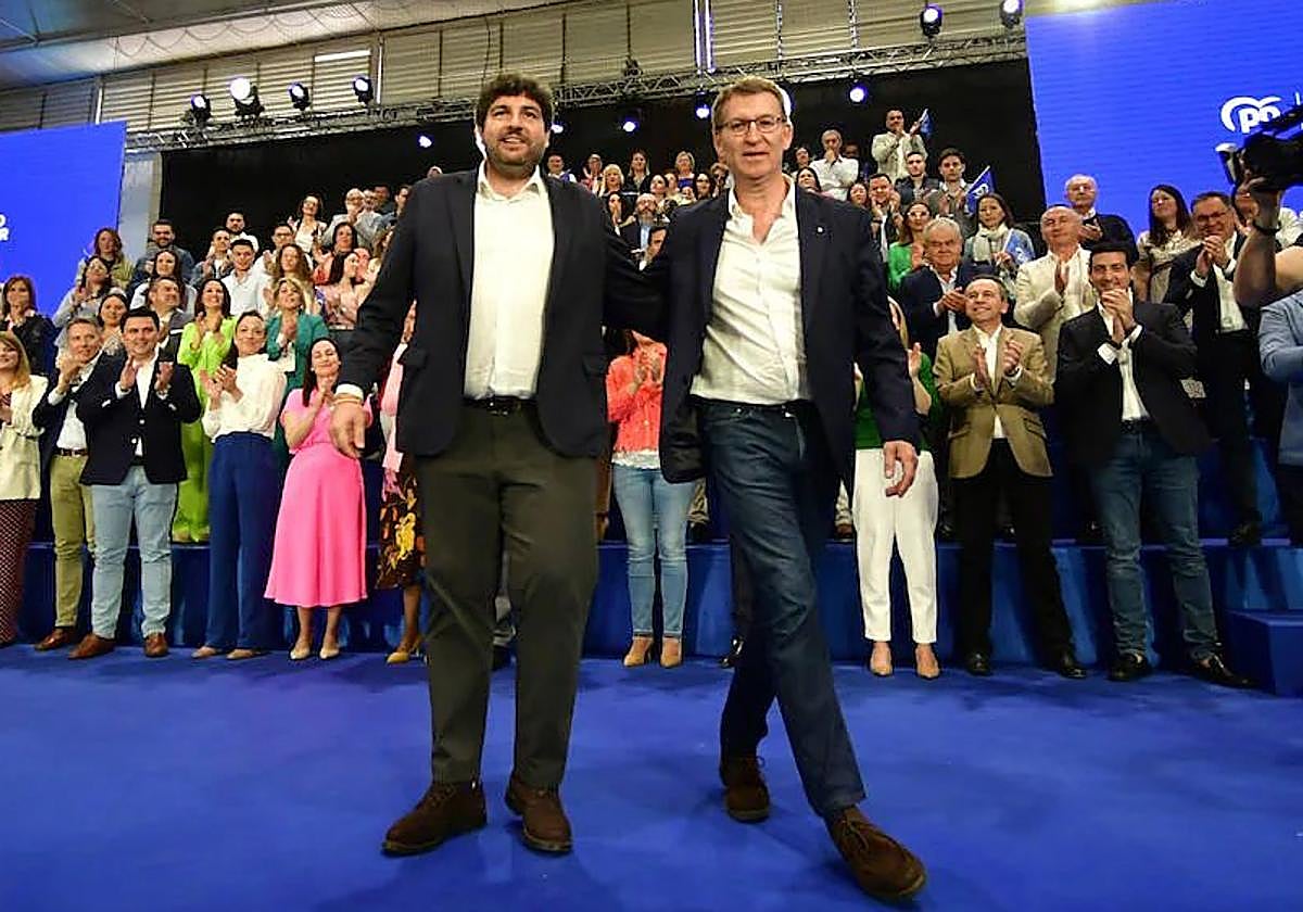 Fernando López Miras y Alberto Núñez Feijóo, en un acto de la pasada campaña electoral para las autonómicas y municipales.