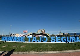 Imagen de archivo del homenaje al trasvase en una rotonda de Murcia.