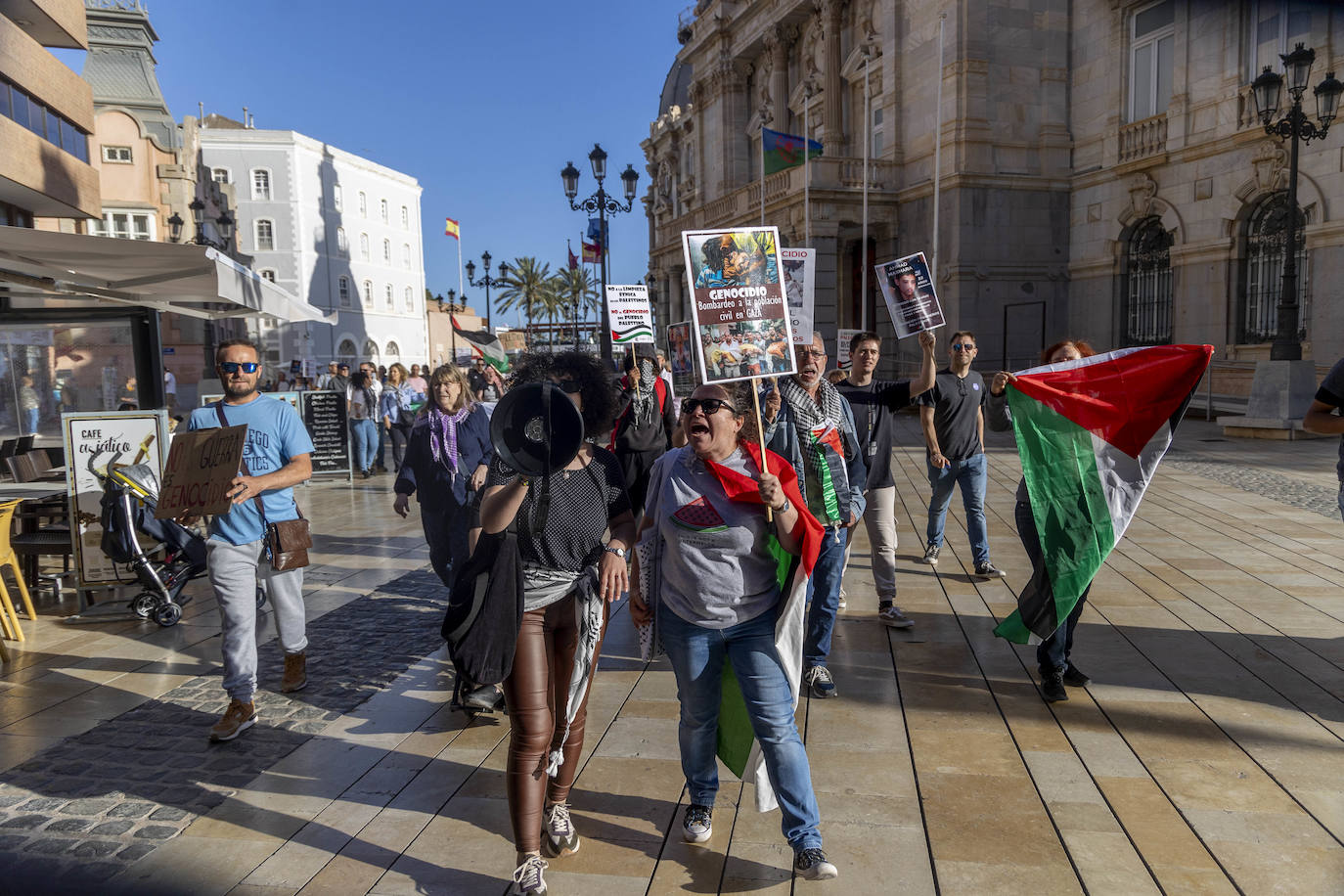 En imágenes, la protesta contra la escala del barco &#039;Borkum&#039; en Cartagena