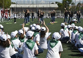 Alumnos durante una de las exhibiciones celebradas este viernes.