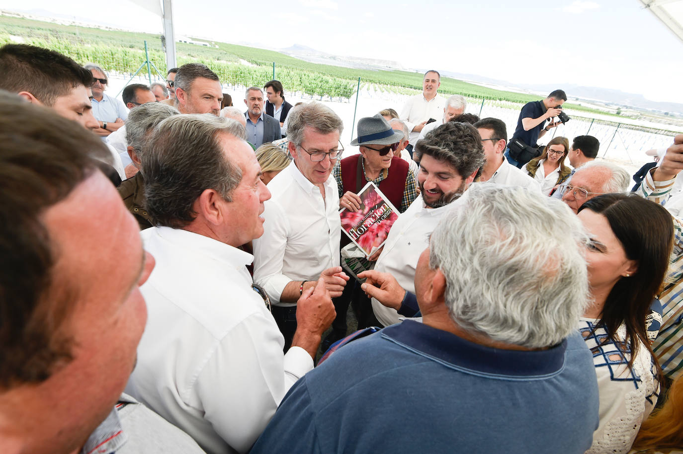 La visita de Núñez Feijóo a Cieza, en imágenes