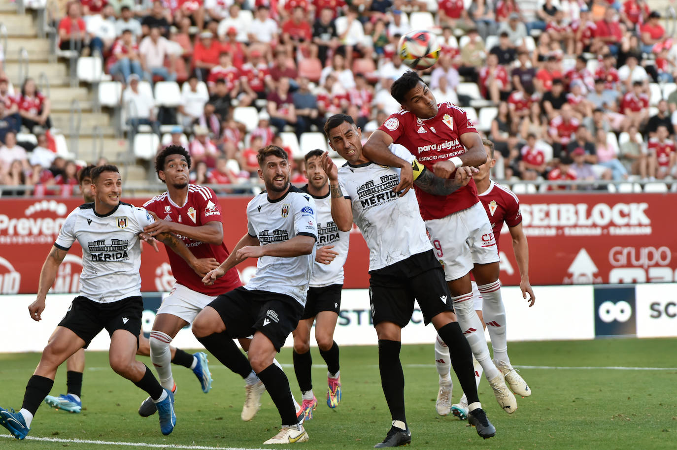 El empate del Real Murcia frente al Mérida, en imágenes