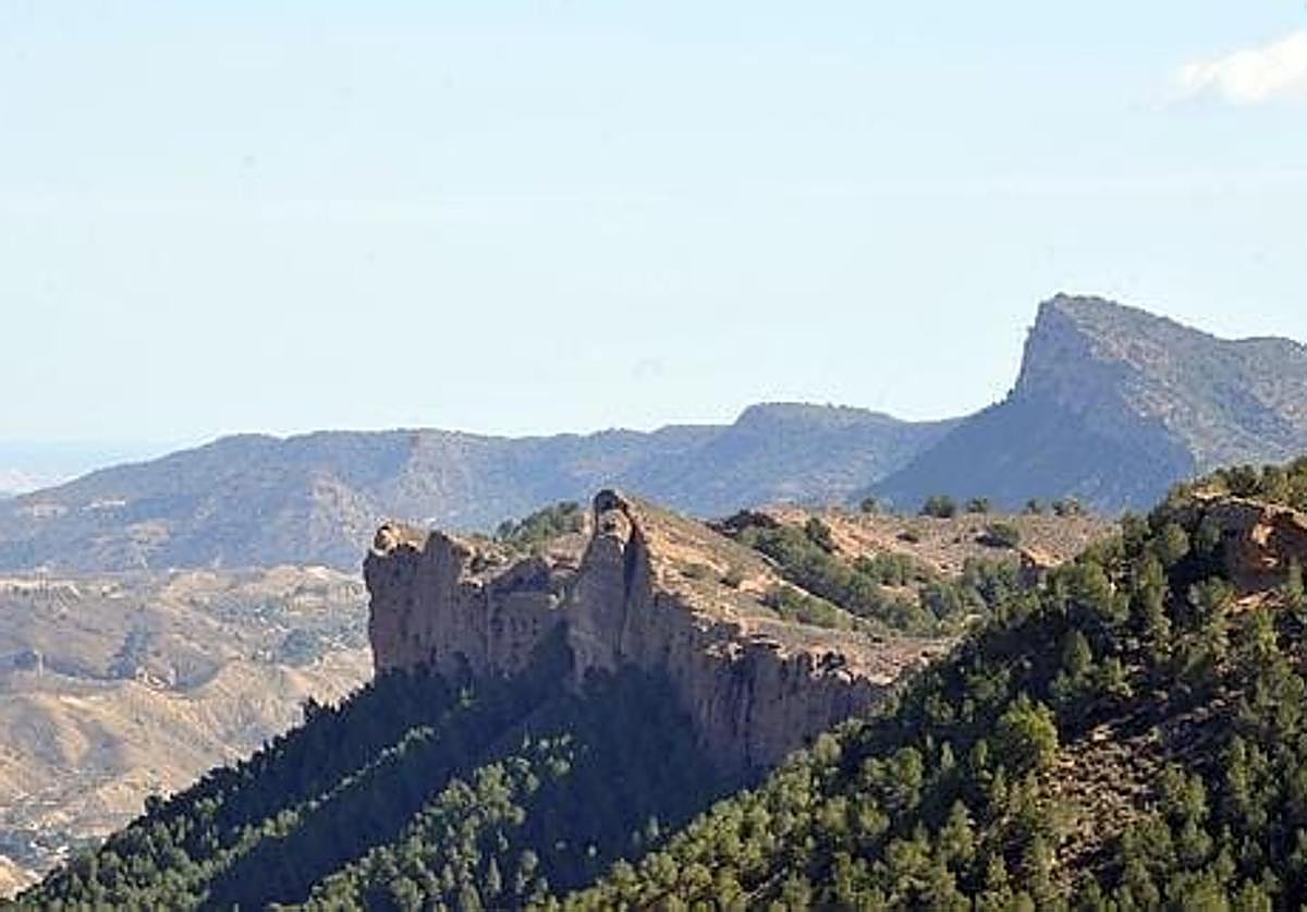 Vista panorámica de Murcia y El Valle tomada al pie del Pico del Relojero.
