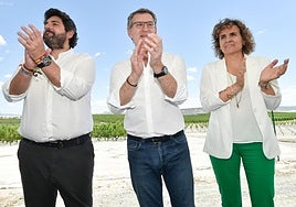 Fernando López Miras, Alberto Núñez Feijóo y Dolors Montserrat, en el acto del pasado sábado en Cieza.