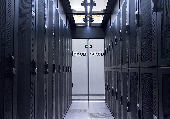 Interior de la sala central de datos donde se almancena toda la información sensible de los clientes.