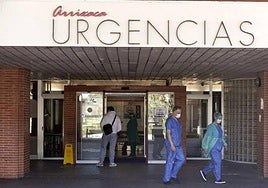 Puerta de Urgencias de La Arrixaca, en una imagen de archivo.