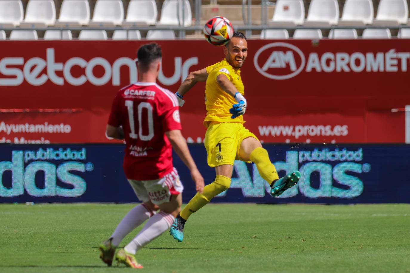 La victoria del Real Murcia Imperial frente al Lorca Deportiva, en imágenes